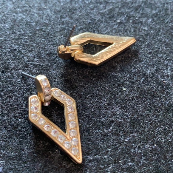 Diamond shape gold vintage stud earrings - Picture 4 of 6